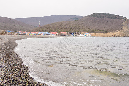 Anapa郊区Sukko泉村湾的沿海地带 Anapa郊区海岸碎石海滩村庄鹅卵石地区淡季图片