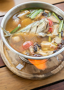 冬阴功椰子鲭鱼传统食物草本植物烹饪美食辣椒海鲜香料图片