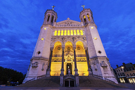 里昂的Basilica公司大教堂城市蓝色地标旅行建筑学建筑天际宗教景观图片