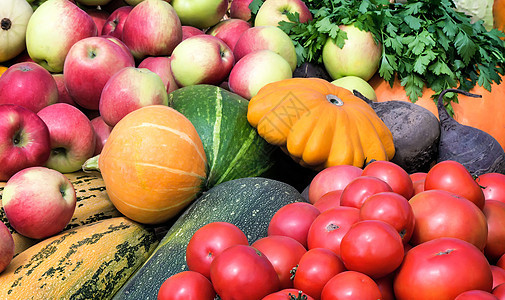 蔬菜收成在集市出售玉米树叶农民维生素食物村庄农业农场南瓜营养图片
