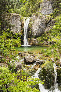 希腊奥林匹斯山脉的我们利亚瀑布森林叶子溪流环境风景植物场景石头流动假期图片