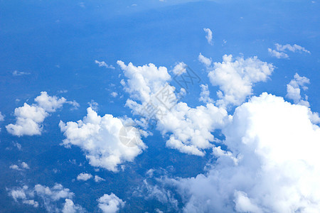蓝天云云 从飞机上寻找旅行多云地平线空气白色云景天际天气蓝色天空图片