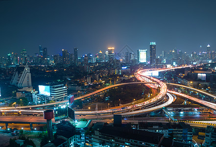 曼谷市中心背景 高速公路通道的空中浏览图曲线景观办公室运动日落天线路口市中心摩天大楼天空图片