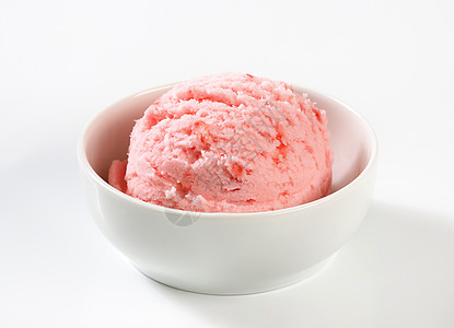 粉红色冰淇淋盘子白色食物酸奶冰冻粉色果子甜点水果味库存图片