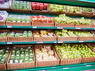 超市货架上新鲜水果产品市场绿色零售商业购物中心蔬菜食物顾客店铺图片