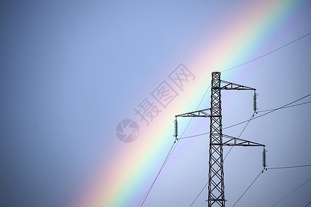 通过电线的彩虹电源线反射运输红色天空蓝色绿色环境黄色橙子图片