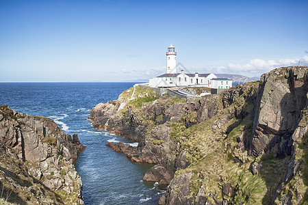 Fanad头灯塔地标白色悬崖导航海洋蓝色风景建筑安全海岸图片