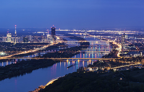 维也纳天线和多瑙河旅行城市首都市中心摩天大楼反射天际景观建筑学蓝色图片