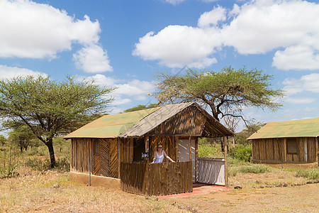 传统的非洲旅行旅游旅舍公园酒店成人大草原阳台小屋房间女性房子假期图片