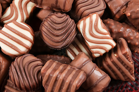 巧克力正方形食物松露红色团体小雨圆形糖果美食宏观图片