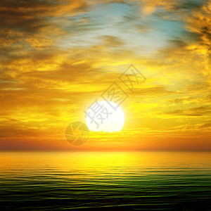 日出在海面上蓝色天空地平线晴天光束云景射线天气阳光风景图片