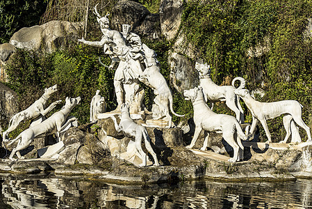 皇宫喷泉皇家公园雕塑旅行纪念碑花园地标建筑学风格雕像图片