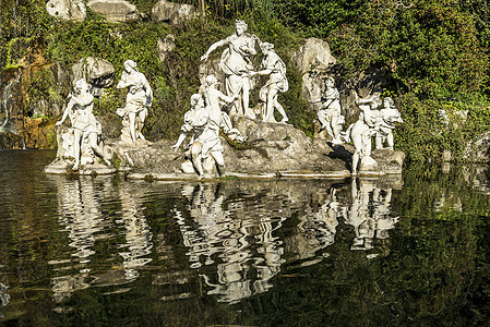 皇宫喷泉雕塑地标旅行公园纪念碑花园建筑学皇家雕像风格背景图片