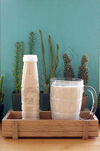 木箱中的豆奶保健粮食纤维营养茶点牛奶种子美食果汁饮食图片