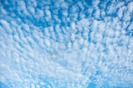 阳光照耀蓝天空的云朵波风景场景地平线日落涟漪旅行海岸季节自由蓝色图片