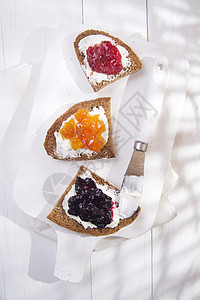 早餐面包和果酱水果外套美食白色力量黄油小吃活力饮食唤醒图片