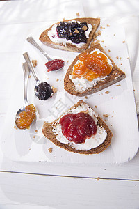 早餐面包和果酱活力美食白色力量外套唤醒食物黄油小吃水果图片