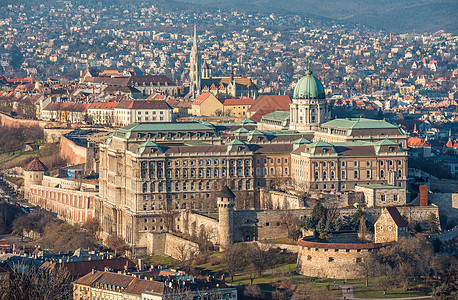 匈牙利布达佩斯皇宫建筑学石头旅行城市上坡观光建筑边界景观日落图片