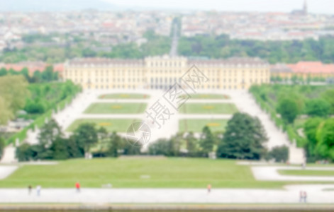 与维也纳Schonbrunn宫的焦点分散背景地标花园天空全景旅游游客皇帝历史性建筑观光图片