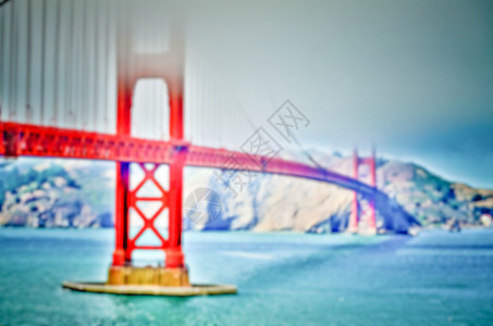 在美国旧金山金门大桥背景不专注的背景海岸游客建筑城市吸引力海滩海洋景观建筑学地标图片