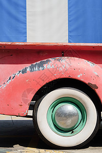 旧式皮卡车古物状态风格车辆水平红色乡村货运部分摩托车图片