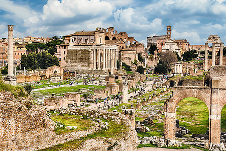 对意大利罗马论坛废墟的景象之见教会城市天际中心首都石头街道古董旅行假期图片