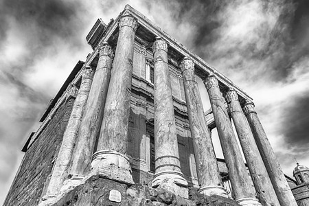 意大利罗马Antoninus和Faustina圣殿的废墟建筑旅行柱子论坛建筑学艺术吸引力古董教会纪念碑图片