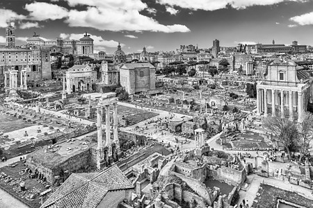 对意大利罗马论坛废墟的景象之见教会假期中心旅行天线纪念碑文化天际城市街道图片