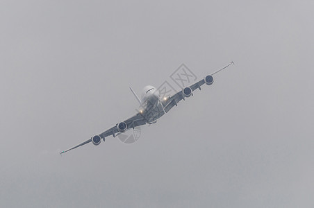 恶劣天气中的客机客机交通航空乘客技术假期喷气状况机身旅行飞机场图片