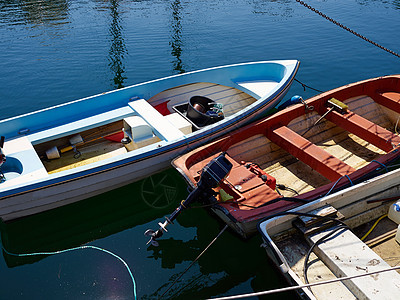 在丹麦富宁港的一家小渔场图片