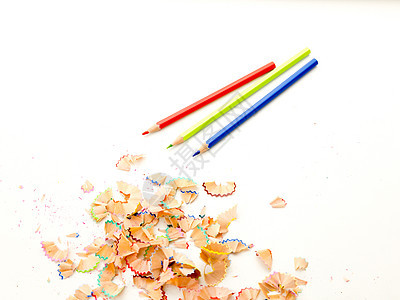 白色背景上的笔纸蜡笔刨花橙子调色板黄色空白绿色教育团体铅笔红色图片