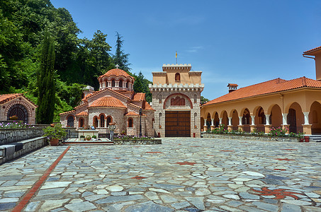 东正教修道院正方形宗教教会圆顶回廊石头天空建筑学柱子图片