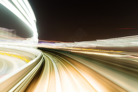 在隧道中快速行进的火车铁路交通城市场景通勤者技术旅行管子速度过境图片