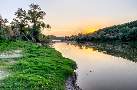 Ebro 纳瓦拉旅游木头季节蓝色旅行戏剧性场景公园环境森林图片