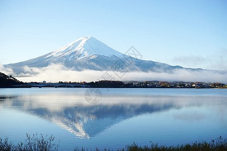 湖边的藤田山景 日本的象征图片