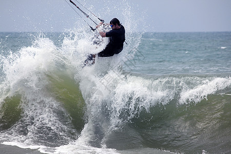 肯泰瑟弗在行动自由男性速度冲浪板蓝色休闲冲浪海滩海洋木板图片