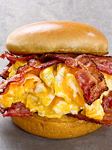 美国烤培根蛋和芝士三明治流鼻涕早餐熏肉食物图片