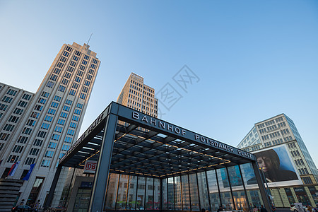 柏林波茨达默普拉兹站旅行车站城市晴天地标摩天大楼首都建筑天空商业图片