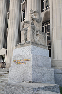 圣路易斯梅尔卡纳汉法院雕像艺术景观联邦楼梯火炬宪法法院入口寓言图片