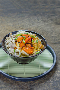 韩国热辣辣辣酱面海鲜洋葱芝麻蔬菜营养香料拉面文化美食白色图片