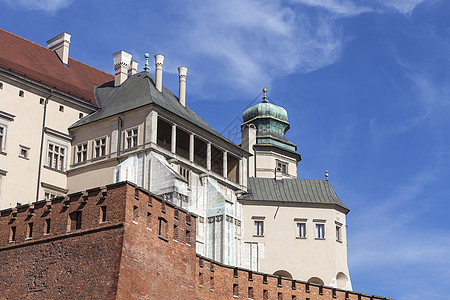 波兰克拉科夫有防守墙的Wawel Royal城堡建筑学防御抛光爬坡国王建筑遗产纪念碑地标文化图片