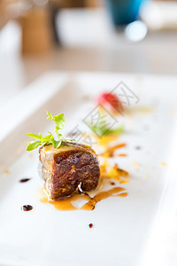 烧烤的foie gras食物美食鸭子美味蔬菜沙拉盘子油炸餐厅脑袋图片