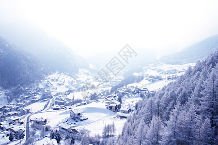奥地利索尔登高山运动全景山脉村庄滑雪图片