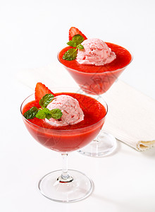 冰淇淋加草莓果汁小吃冷藏食物美食库存果子眼镜菜盘酸奶冰冻图片