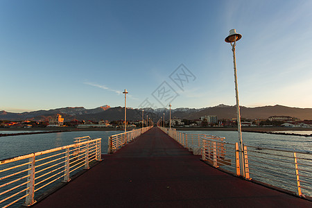 玛丽娜迪马萨的码头晴天天空岩石海岸全景蓝天长椅风景明信片安全图片