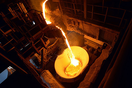 生产铁的钢铁厂图片