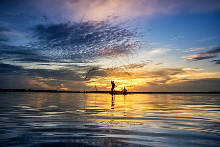 泰国农民传统旅行木头食物钓鱼波纹渔夫日落日出图片