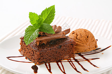 巧克力薯片布朗尼加冰淇淋傻事蛋糕早餐糖浆时间配料正方形酒吧甜点脆片图片
