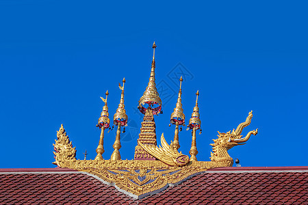 在寺庙 roo 的泰国金色雕塑风格金子文化艺术工艺精神建筑学旅游信仰装饰品图片