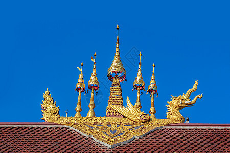 在寺庙 roo 的泰国金色雕塑雕像信仰精神装饰传统工艺风格文化装饰品建筑学图片